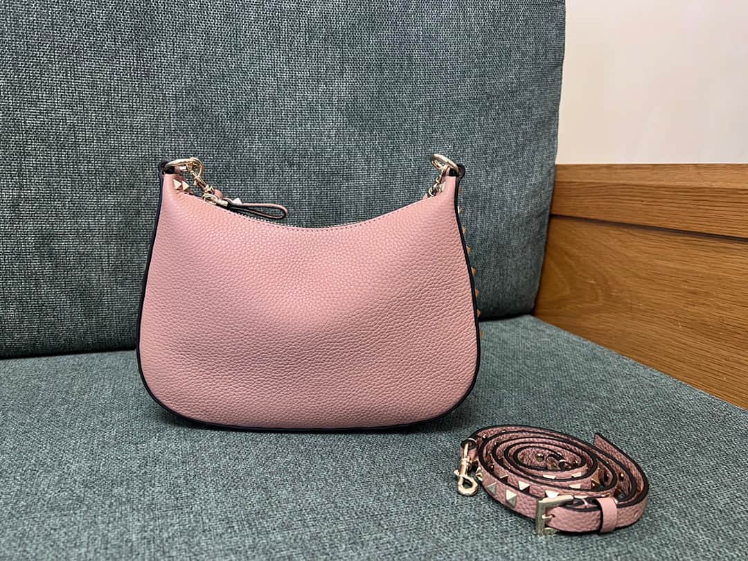 Valentino Garavani Rockstud Hobo bag in grainy pink calfskin high