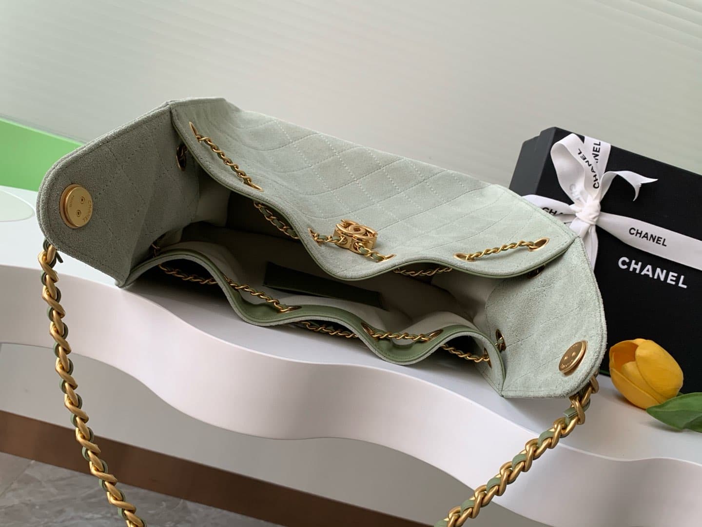 Chanel 25 Small Hobo handbag AS5293 Suede & gold-tone metal Green A
