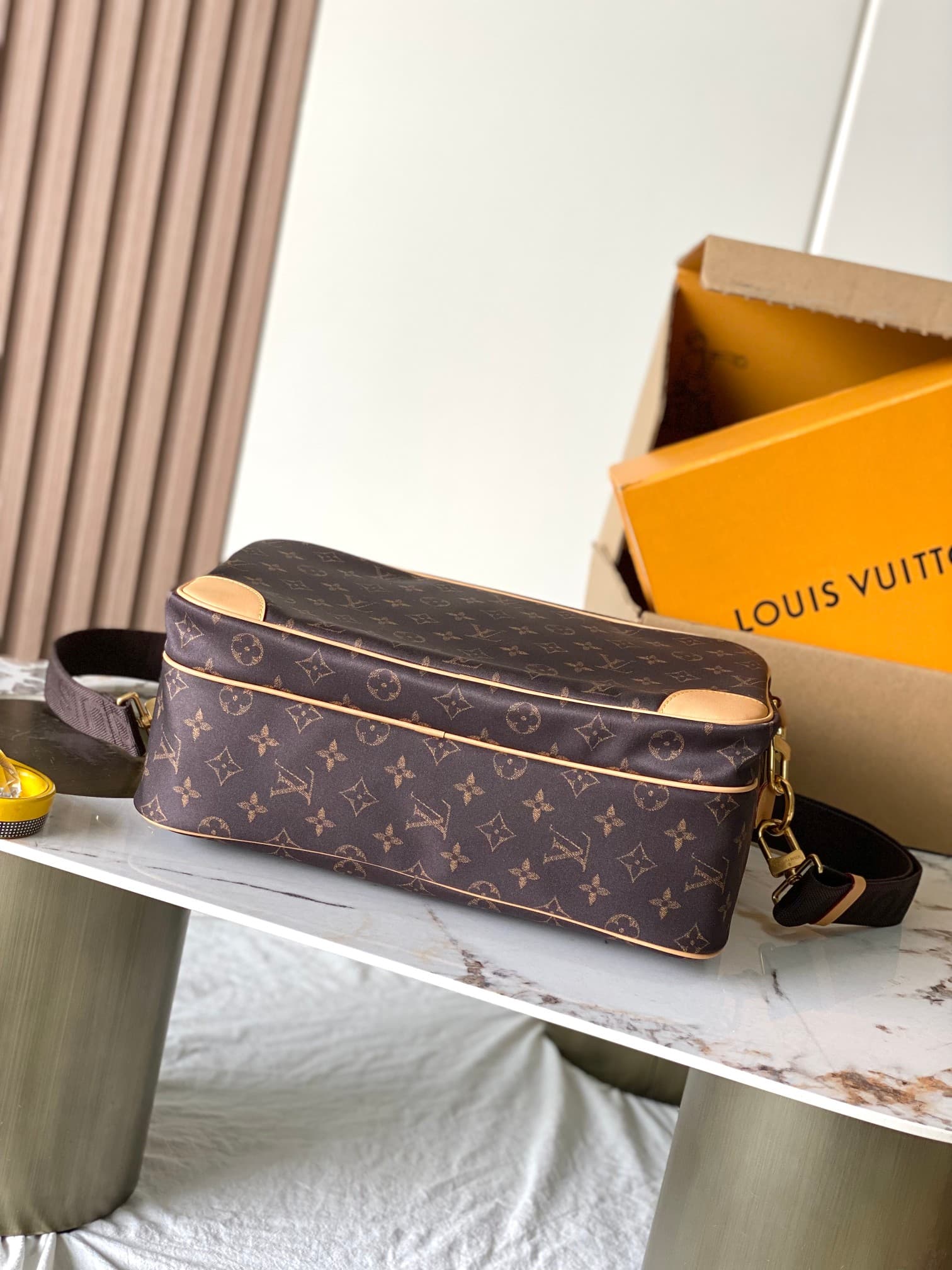 Louis Vuitton Nil XL Monogram  Silk Tech M29853 TOP