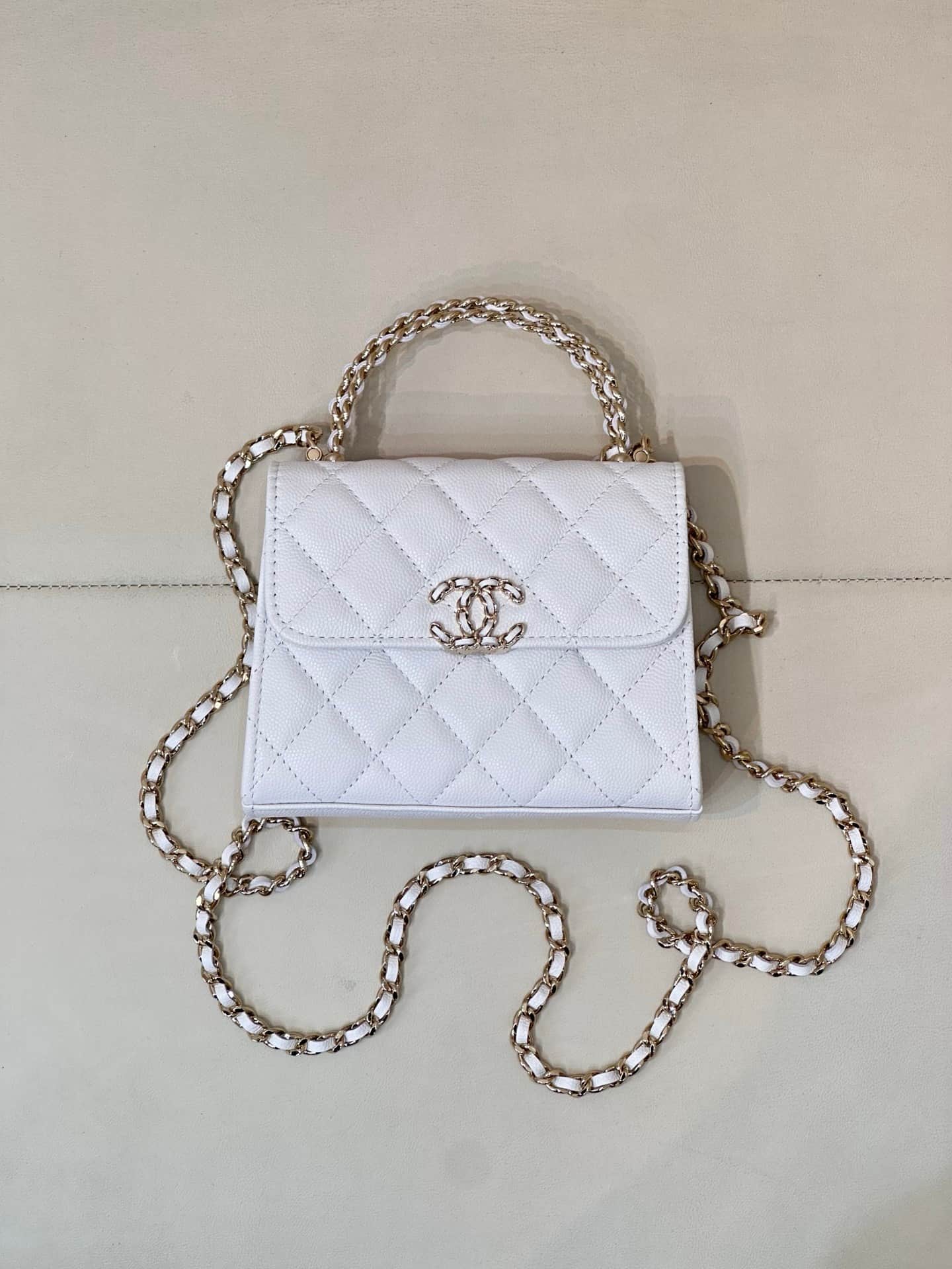 Chanel Clutch with chain Grained Calfskin&Gold-Tone Metal White AP3236 TOP