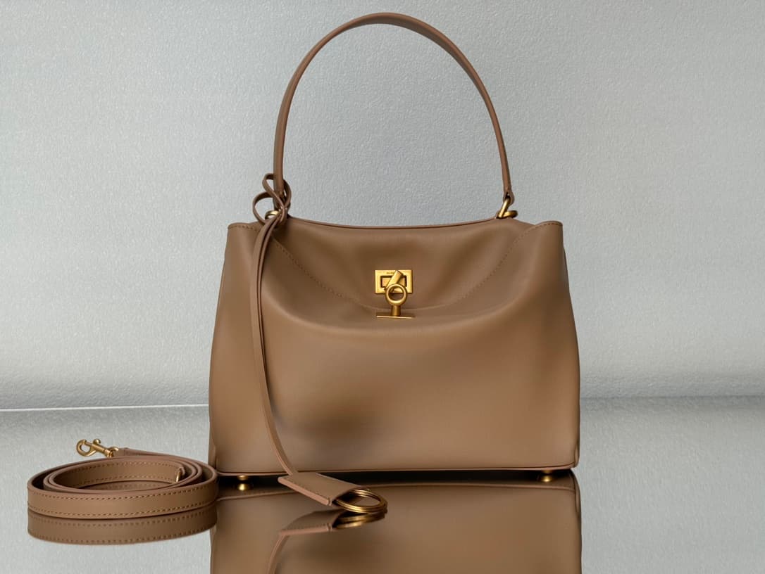 Balenciaga Rodeo Medium Bag in Latte Leather With Gold-Tone Metal TOP