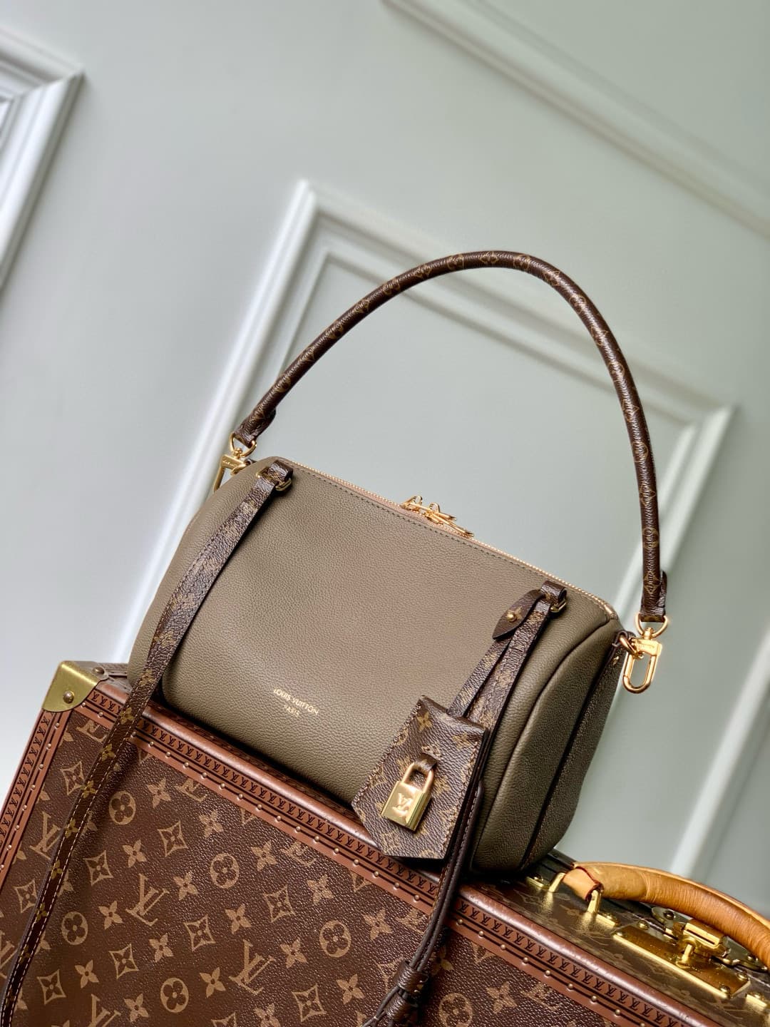 Louis Vuitton Express PM Calfskin leather Smoke Gray M26360 High