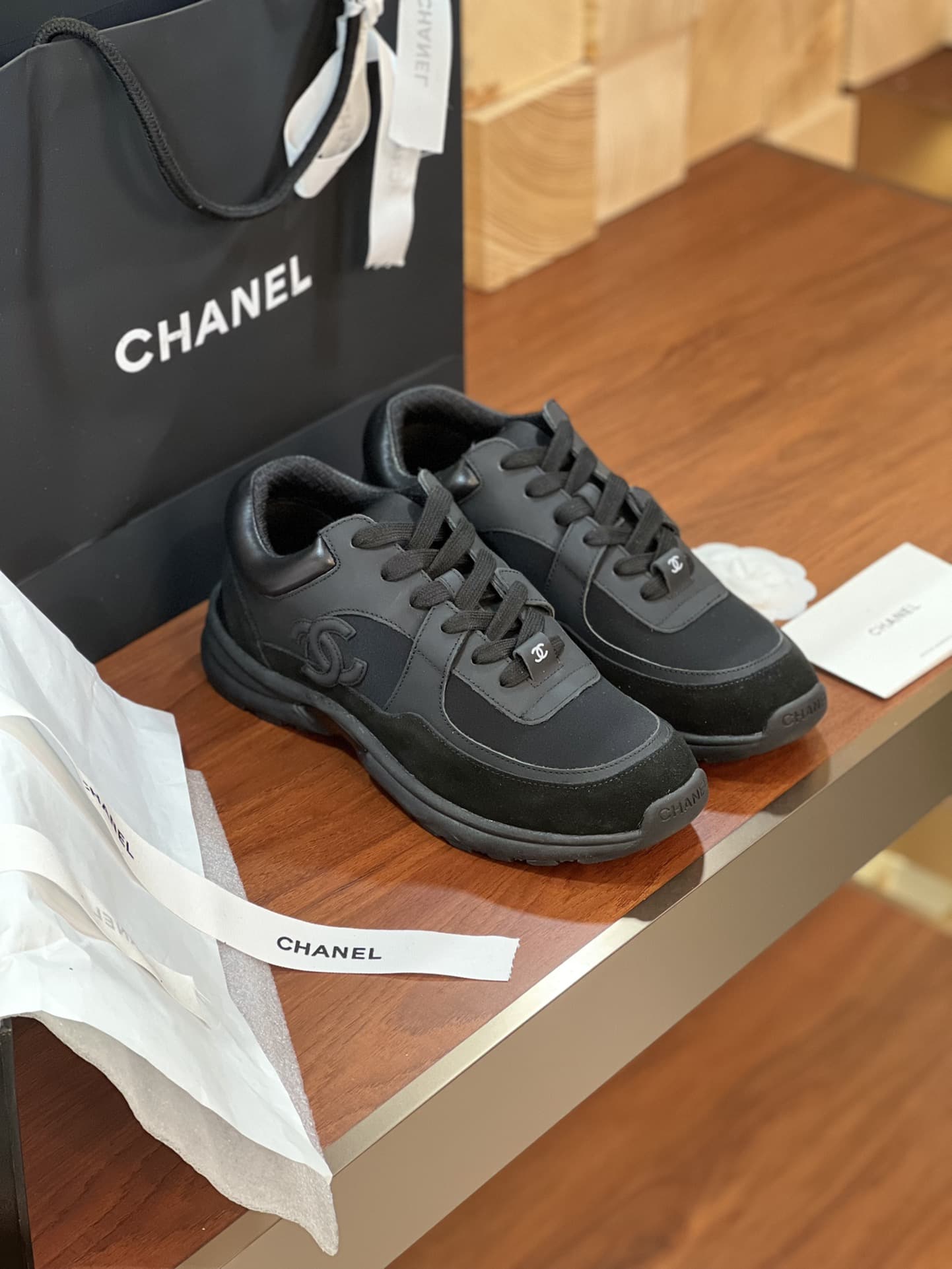 Chanel Sneaker Shoes Men Women