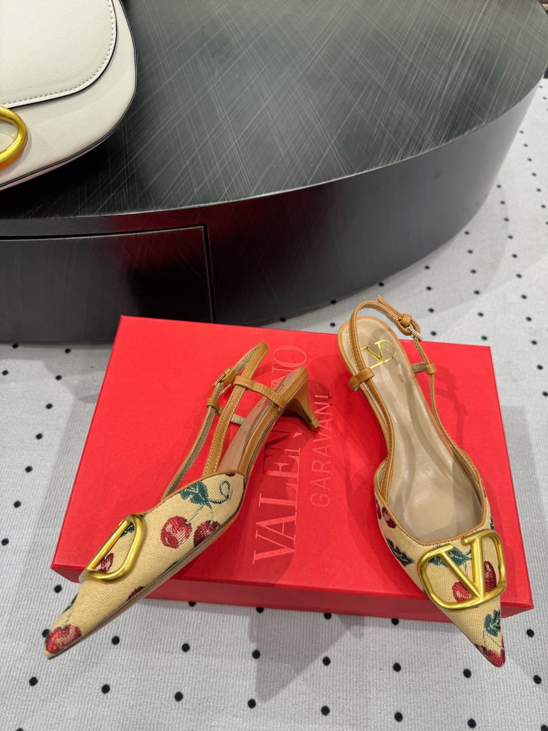 Valentino Sandal shoes Low Women