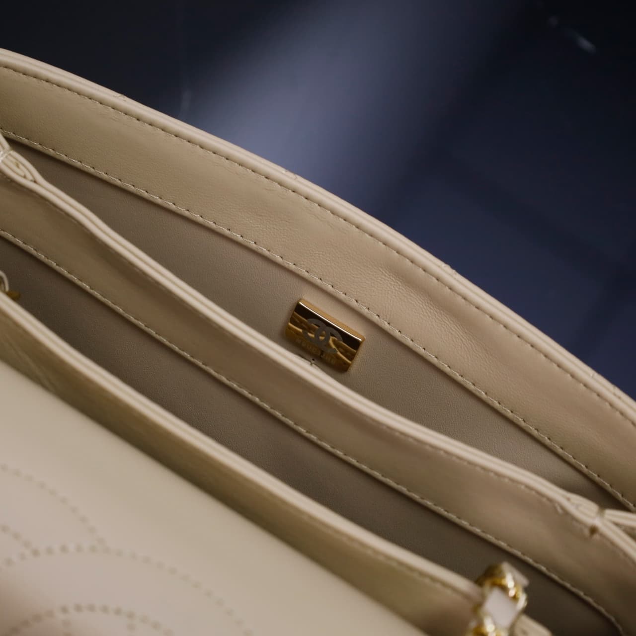 SMALL FLAP BAG WITH TOP HANDLE Lambskin Gold Metal Beige A
