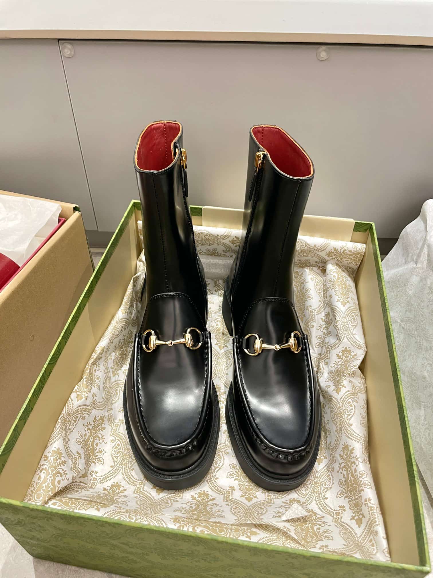 Gucci Women's Horsebit boot in black leather