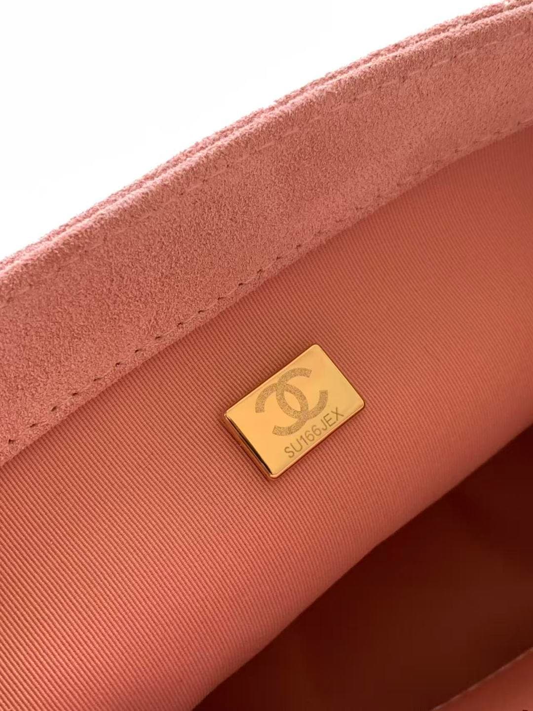 Chanel Classic Flap bag in Pink Suede & Gold-Tone Metal AS5987 A