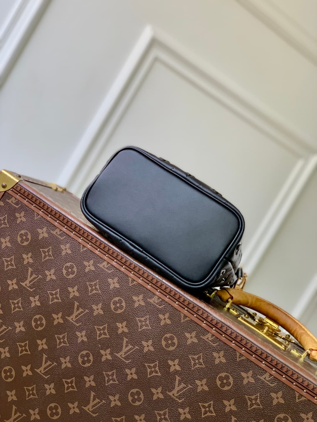 Louis Vuitton Coussin Bucket bag Monogram-embossed lambskin M26216 black high