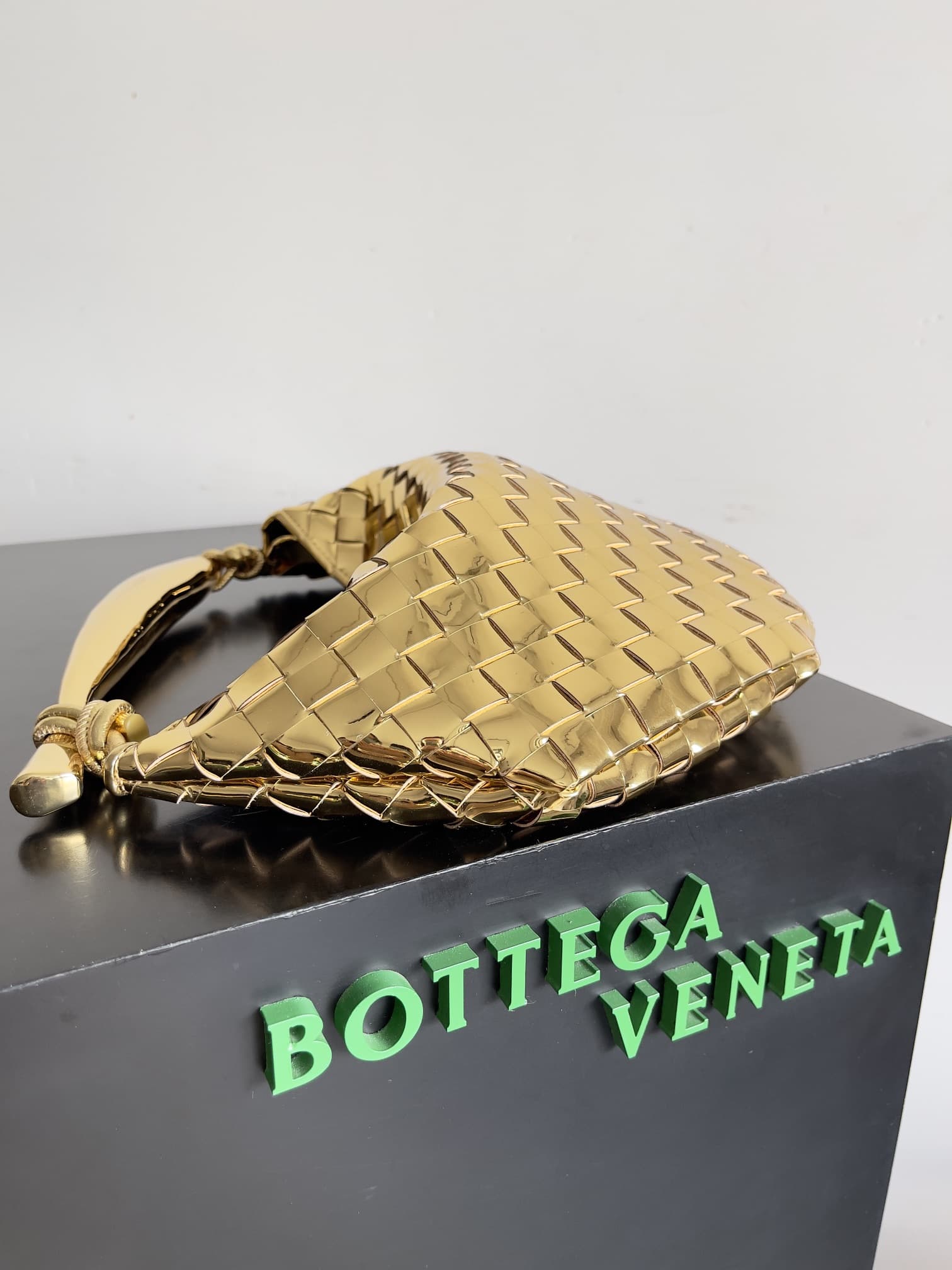BV Sardine Small Intrecciato Gold TOP