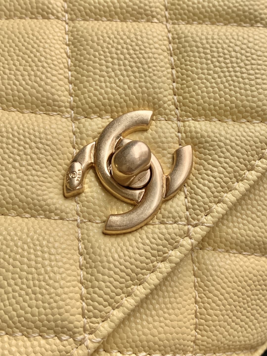 MINI FLAP BAG WITH TOP HANDLE AS2215 Grained Calfskin & Gold Metal Yellow A