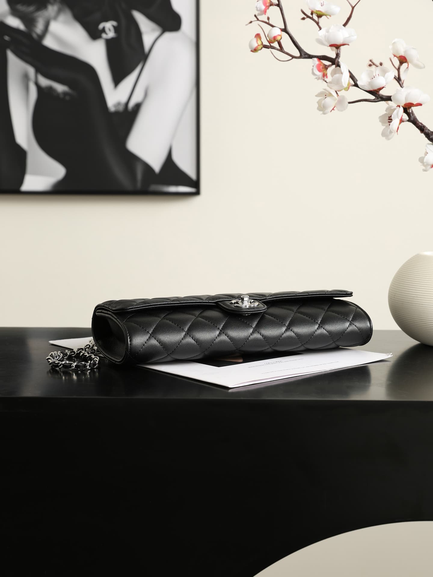 Chanel Clutch with chain Lambskin Calfskin & Silver-Tone Metal Black AP5280 A