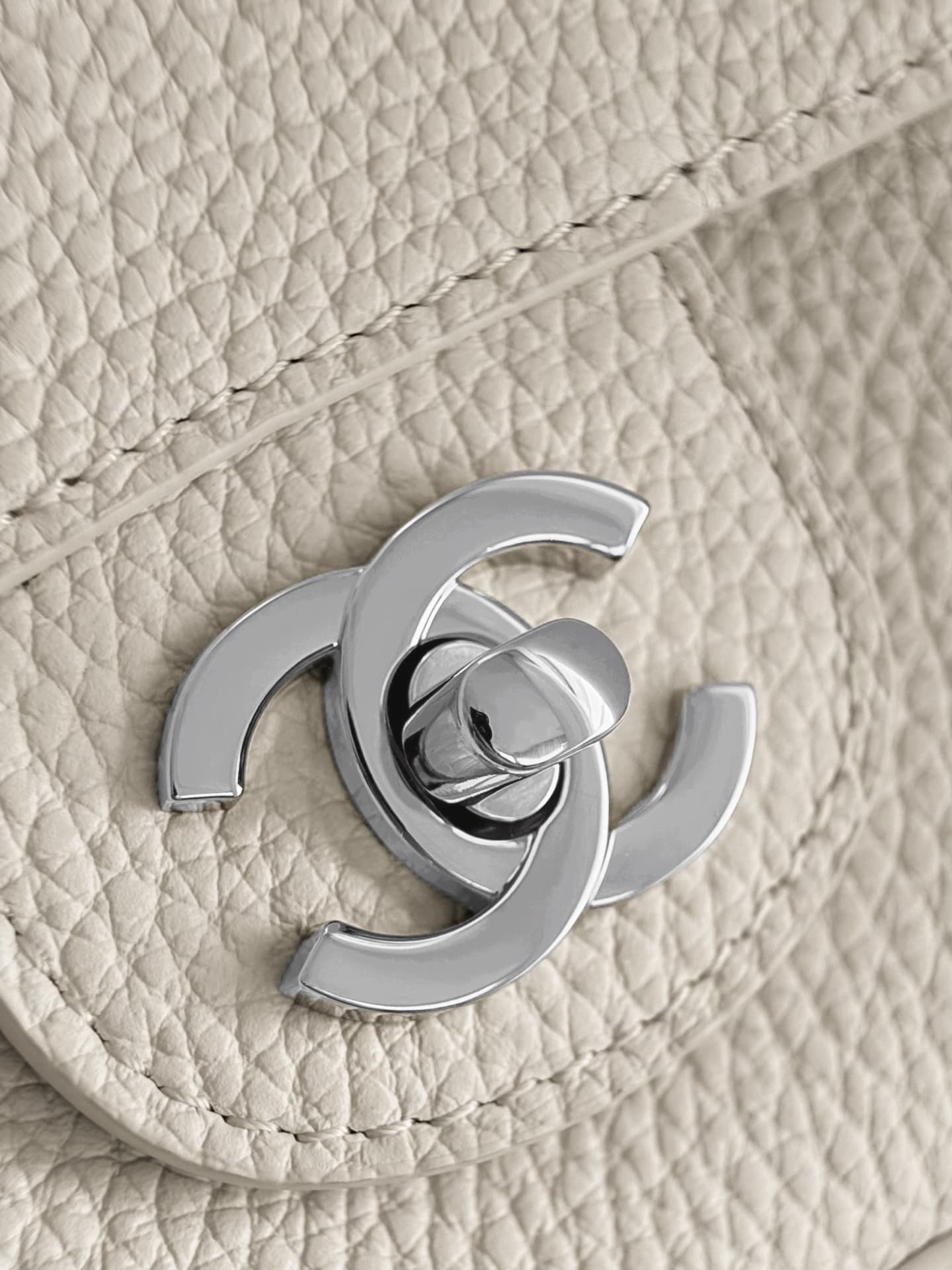 CHANEL Mini flap bag Grained Calfskin&Silver-tone metal White AS6573 A