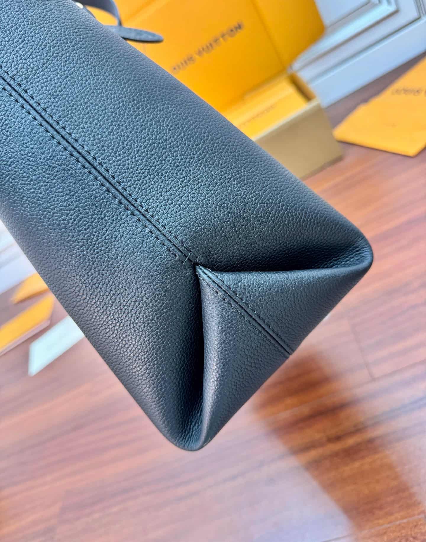 Louis Vuitton Low Key Cabas MM Black Grained calfskin M25341 TOP