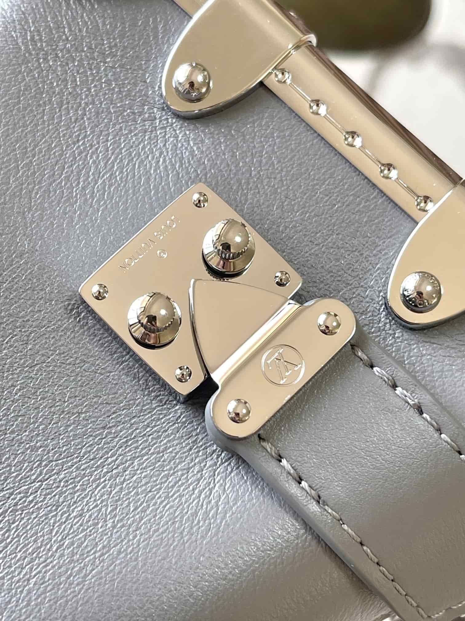 Louis Vuitton Slim Trunk Calf leather M12596 Top