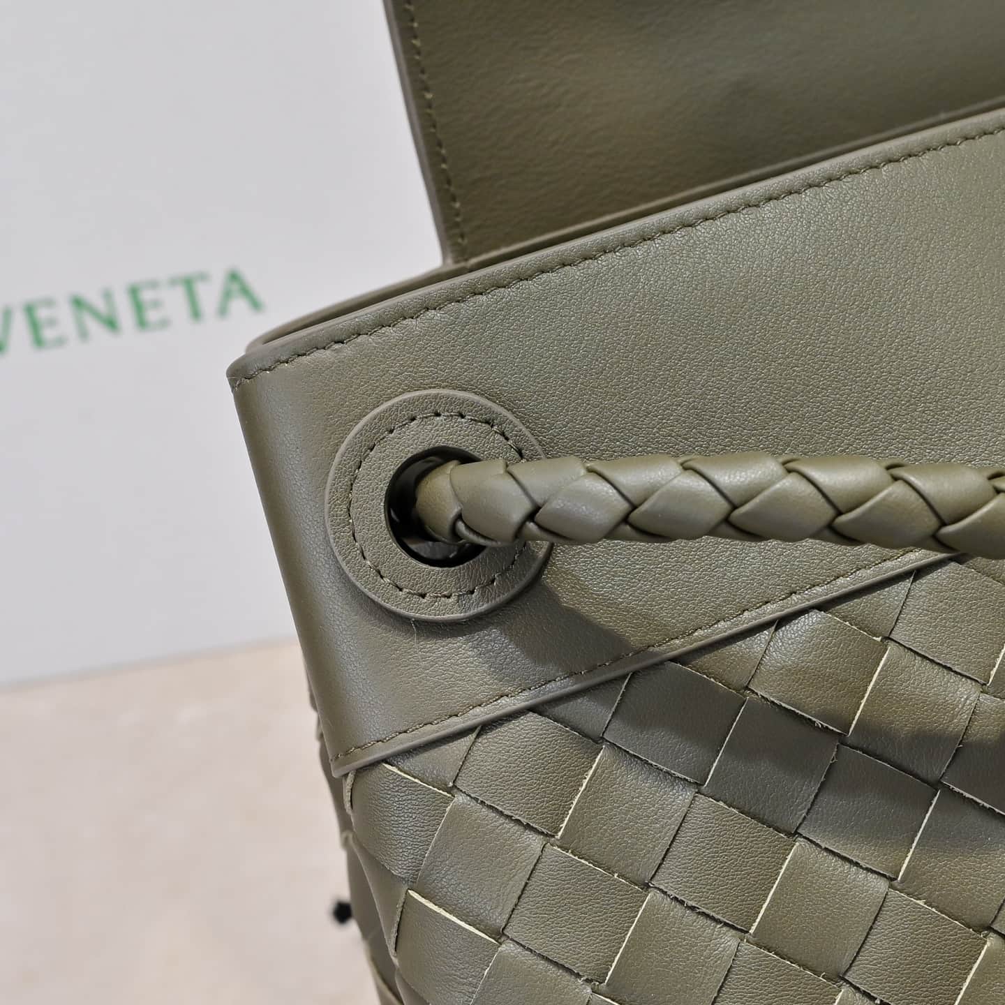BV Large Andiamo Messenger High