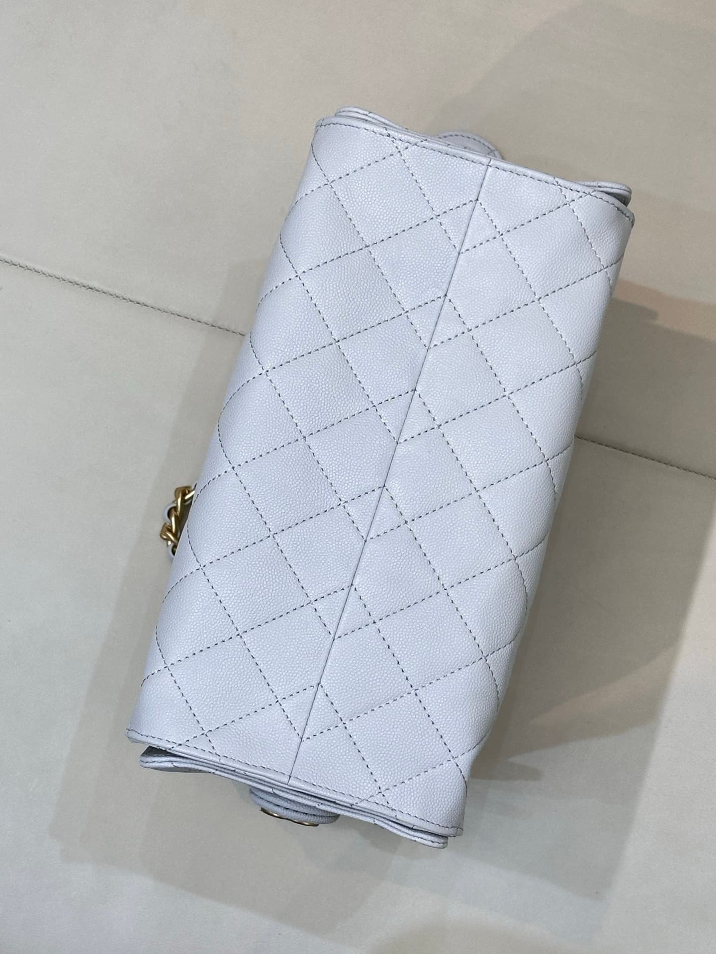 Chanel 25 Small Hobo handbag AS5293 Grained Calfskin & Gold-tone Metal Light Grey TOP