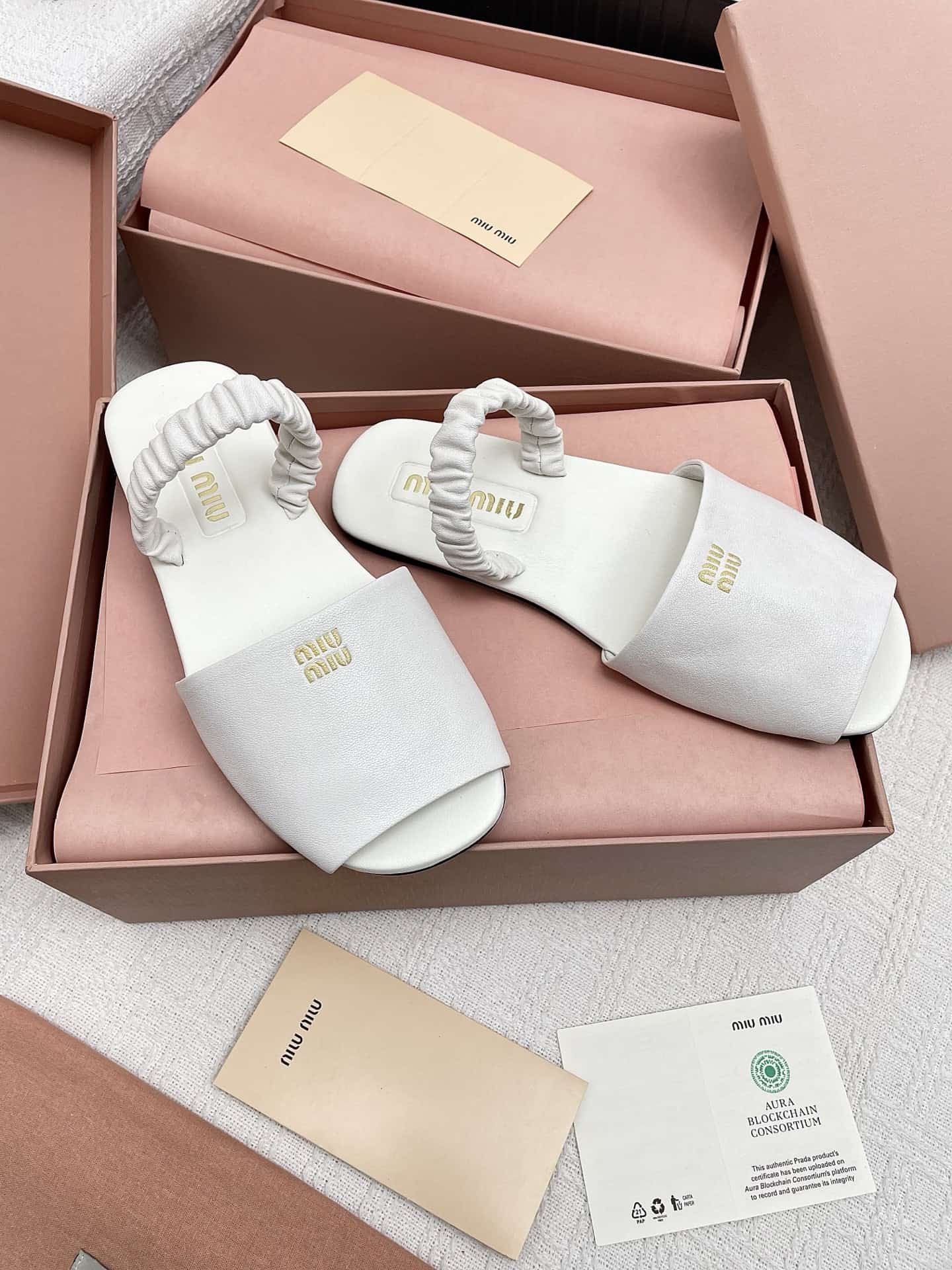 Miu Miu Round Toe Flat Sandals Shoes Women
