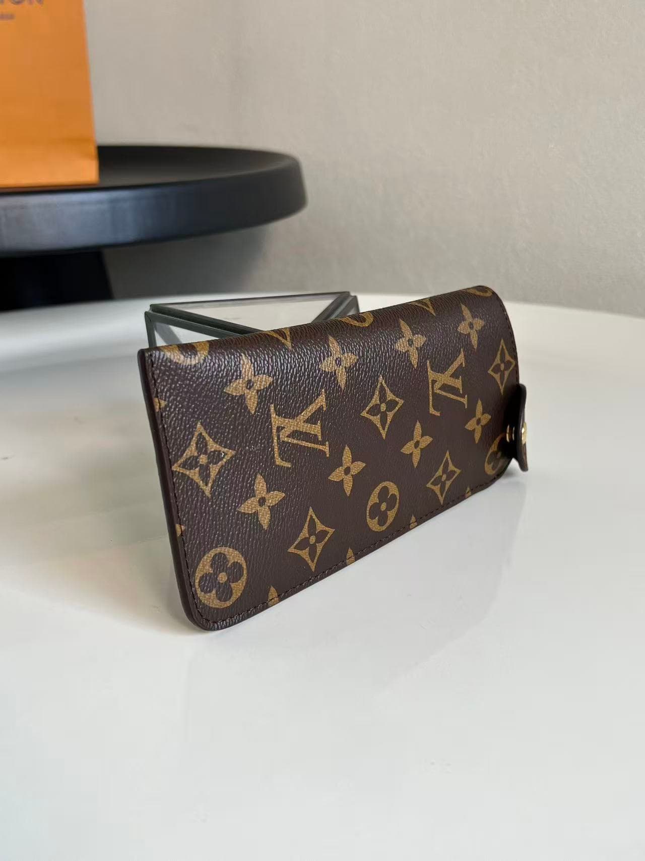 Louis Vuitton GLASSES CASE Monogram Canvas High
