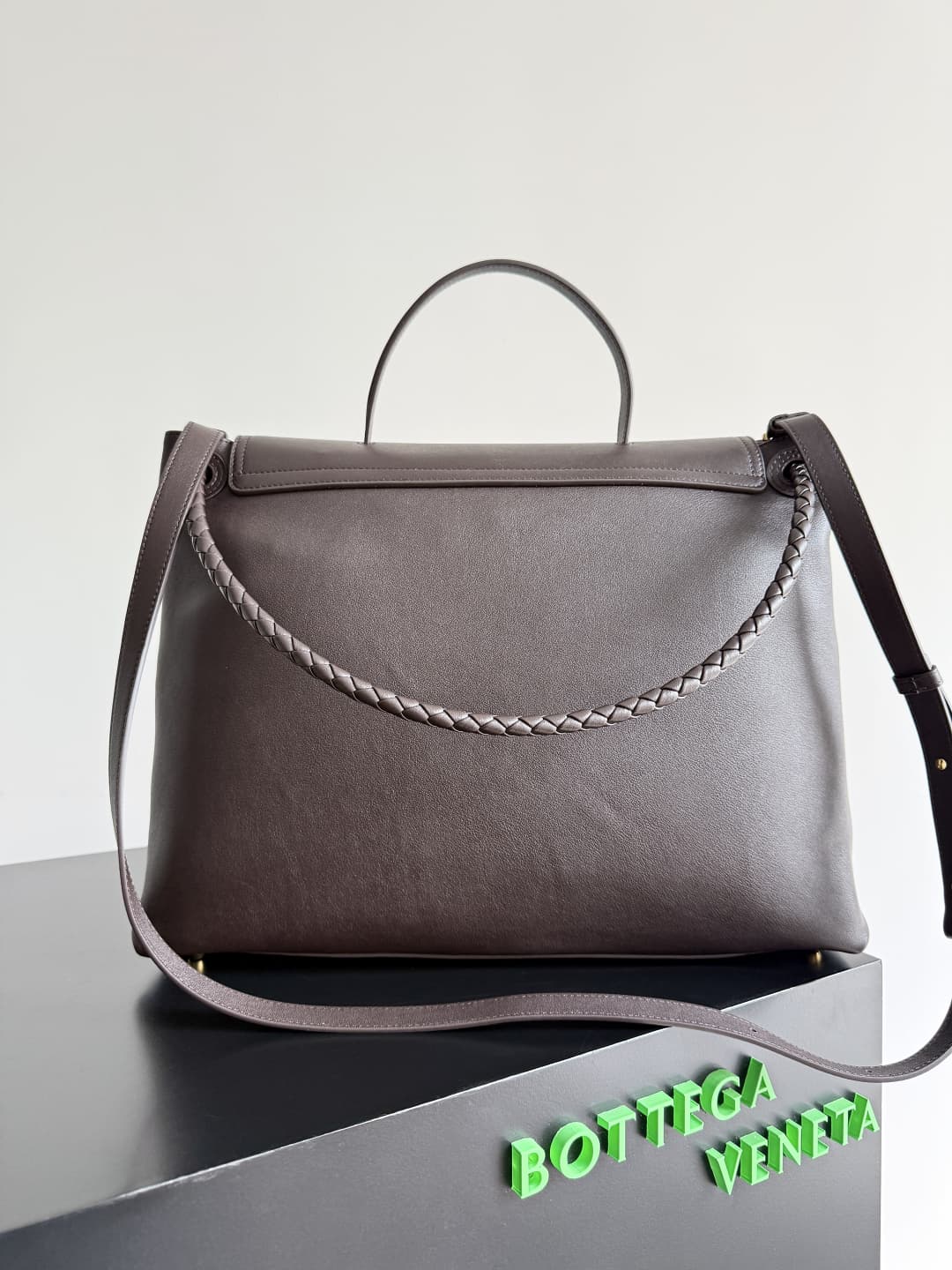 BV Ciao Ciao Large Top handle bag in silky calf leather TOP
