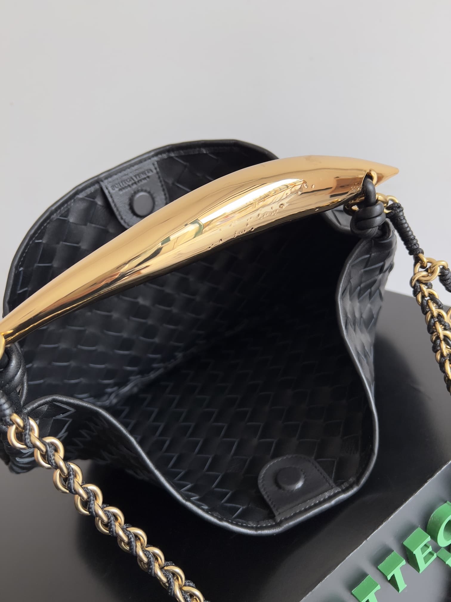 BV Sardine Chain Intrecciato Top