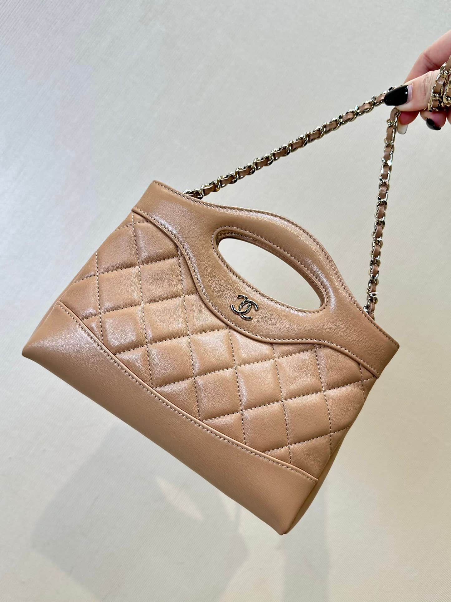 Chanel Clutch with chain Lambskin & Gold-Tone Metal AP3656 Beige TOP