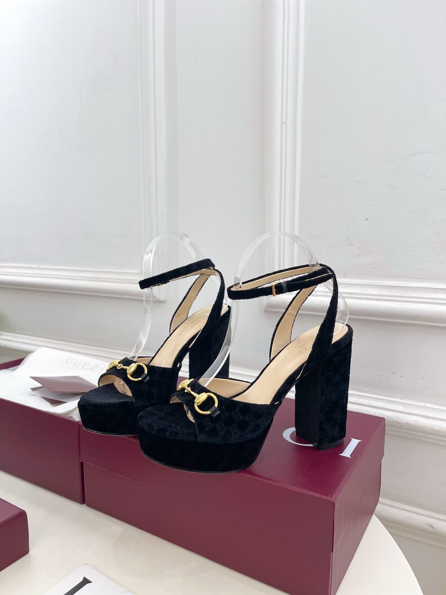 Gucci Women's platform sandal with Horsebit
