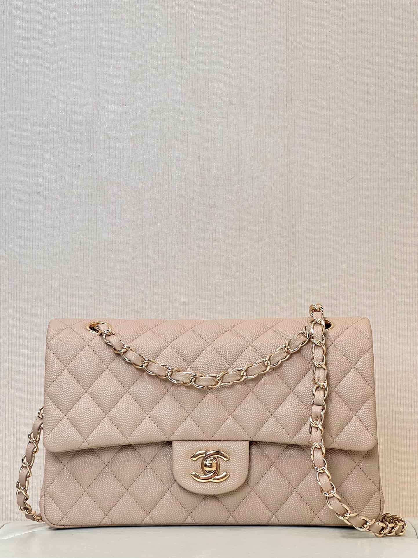 Chanel Medium CLASSIC HANDBAG Grained  Calfskin & Gold-Tone Metal Light Beige TOP
