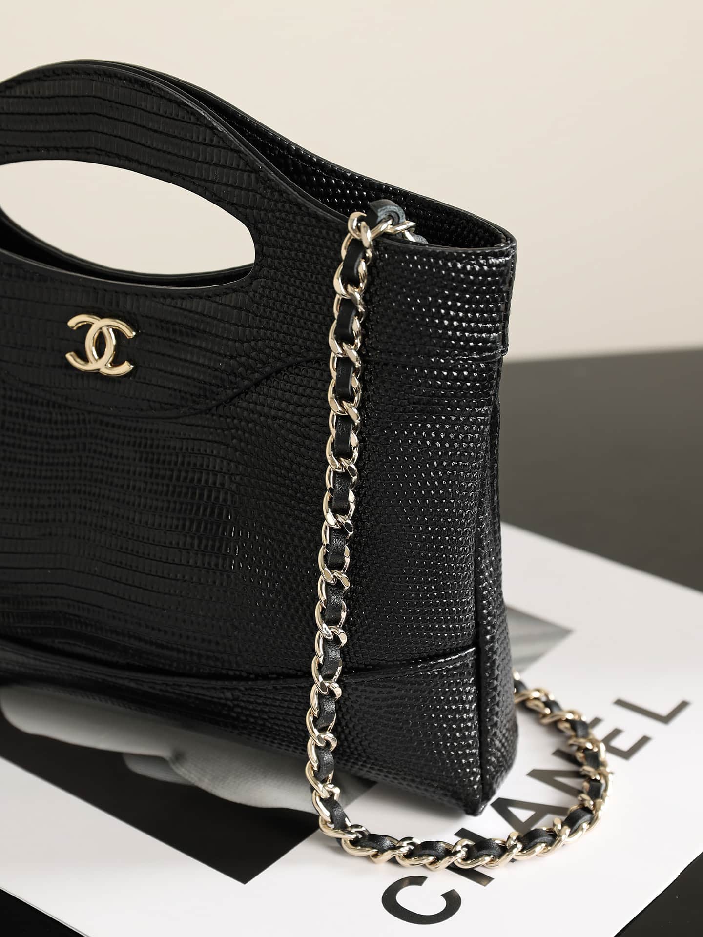 Chanel 31 Mini BAG Lizard-embossed Calfskin& Gold-Tone Metal AP3656 Black A