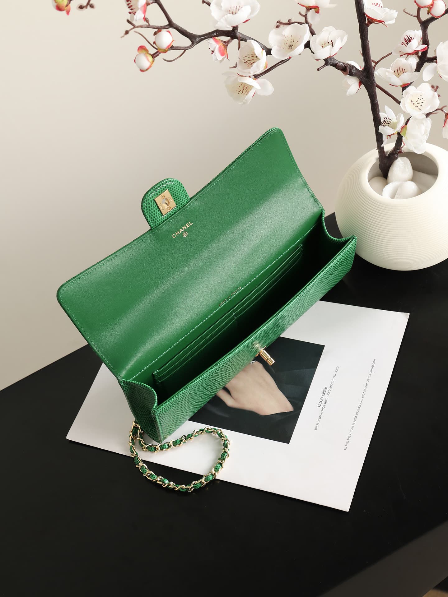 Chanel Clutch with chain Lizard Embossed Calfskin & Gold-Tone Metal Green AP5280 A