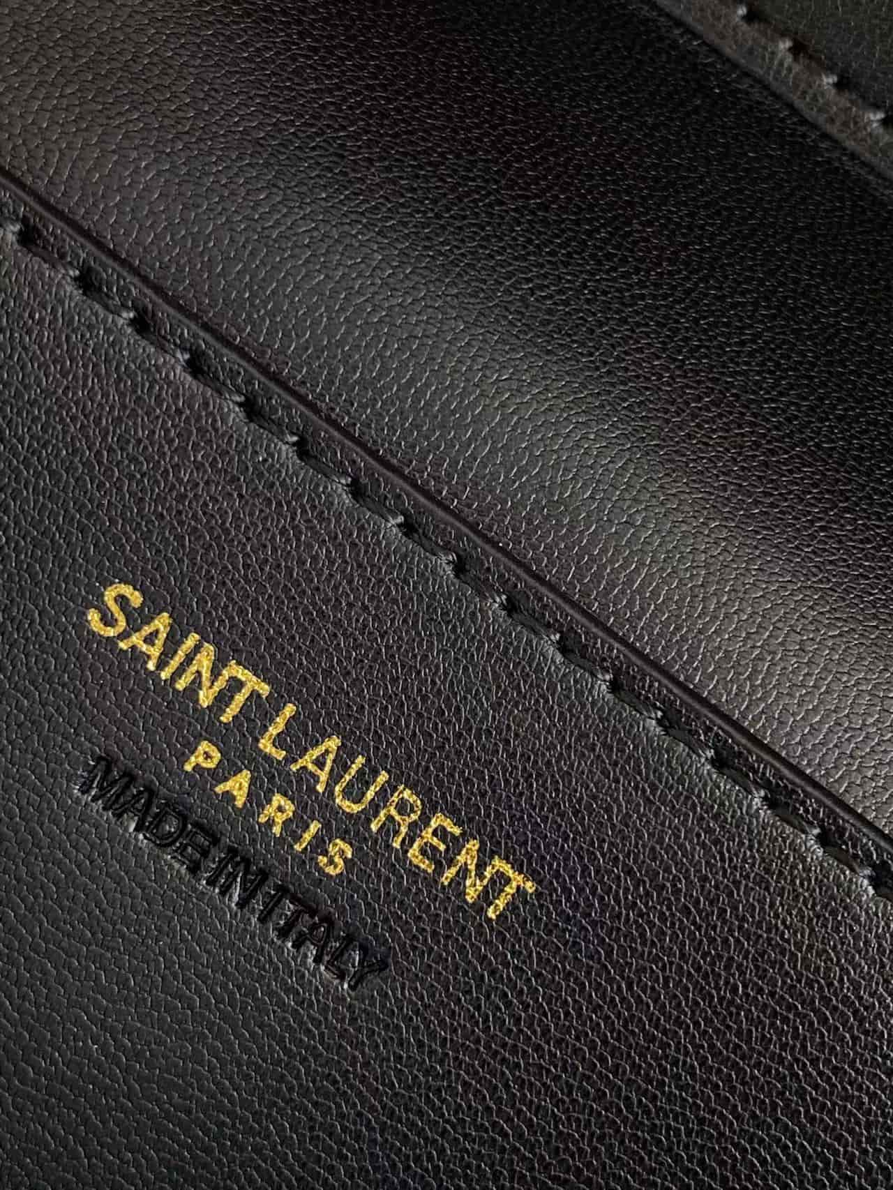 GABY VANITY BAG In Patent Leather Black High