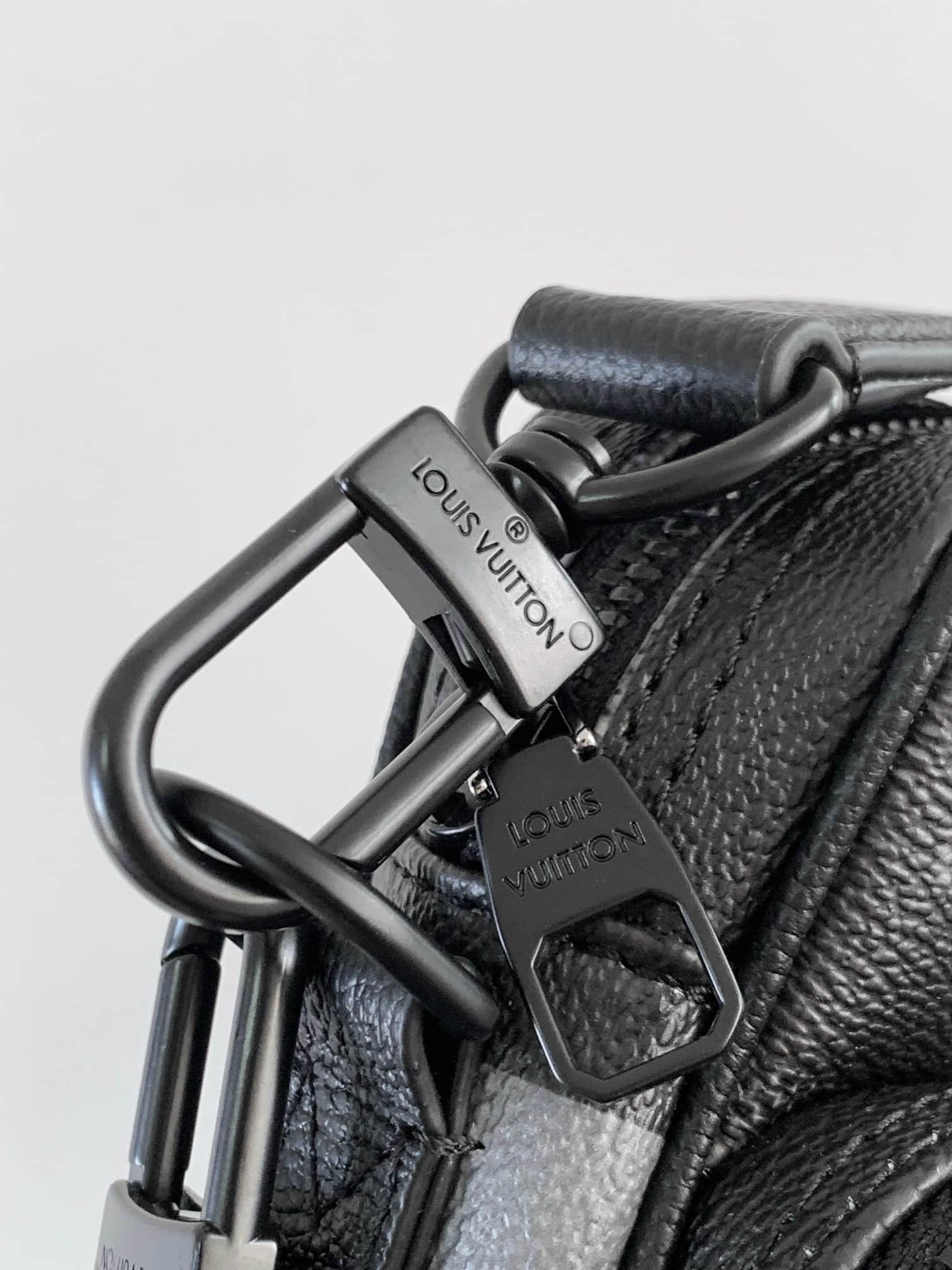 Louis Vuitton Nil Messenger Damoflage Black coated canvas M14988 High