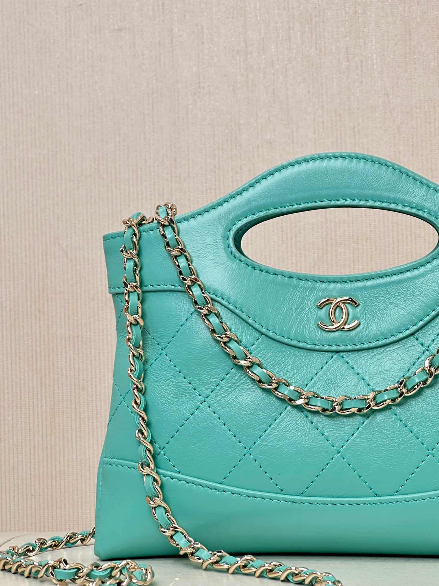 Chanel Clutch with chain Lambskin & Gold-Tone Metal AP3656 Green TOP