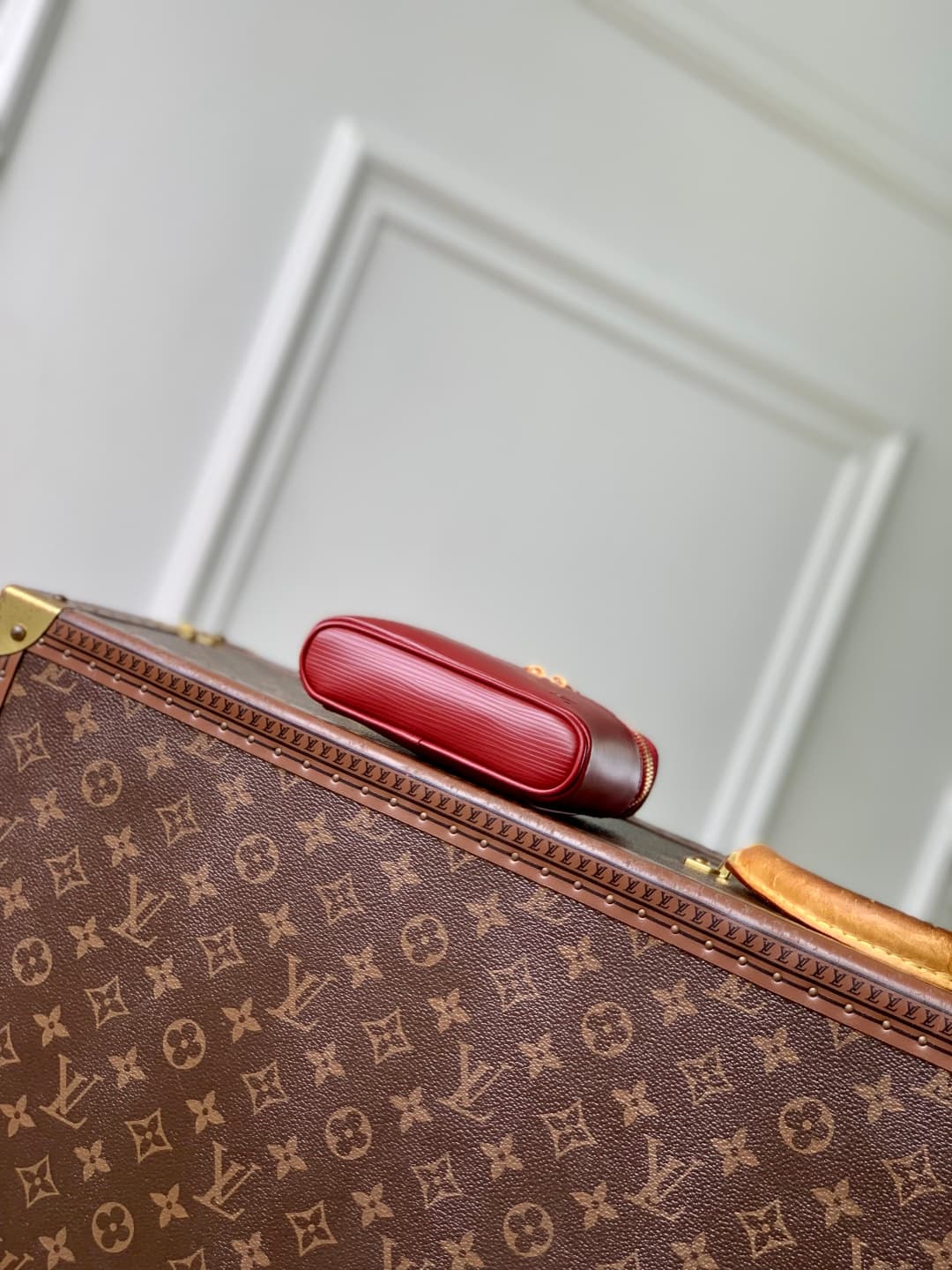 Louis Vuitton Nice Beauty cosmetic bag Epi leather M25688 red high