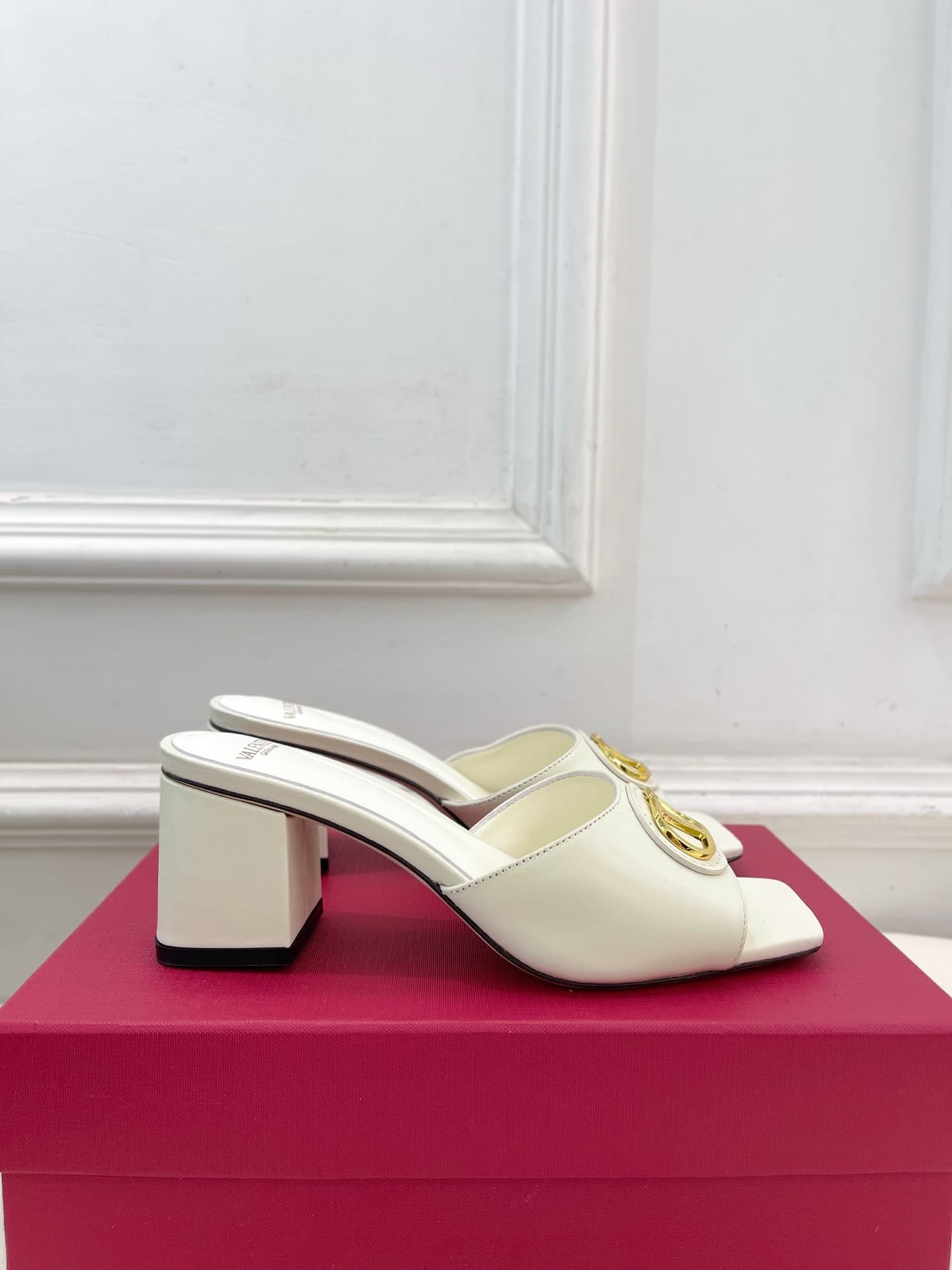 Valentino Garavani VLOGO Signature Slide Sandal Shoes Women