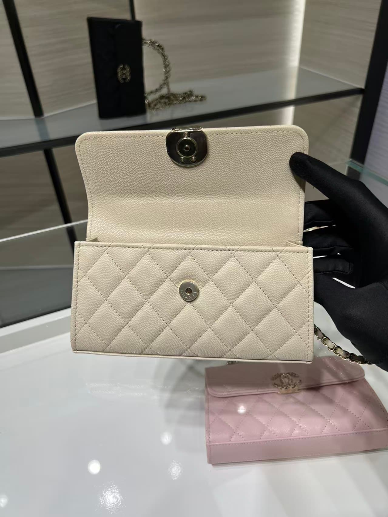 Chanel CLUTCH WITH CHAIN AP3238 Grained Shiny Calfskin & Gold-Tone Metal Beige A
