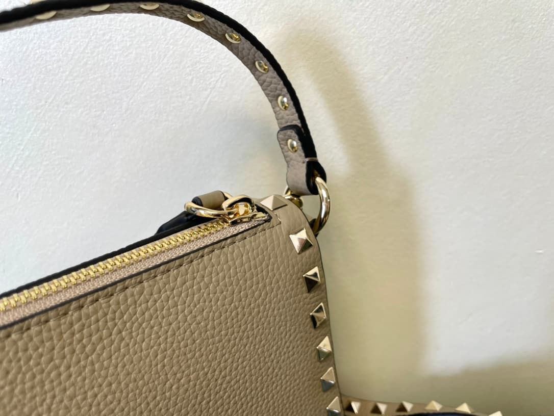 Valentino Garavani Mini Rockstud crossbody bag in Beige Grained Calfskin High