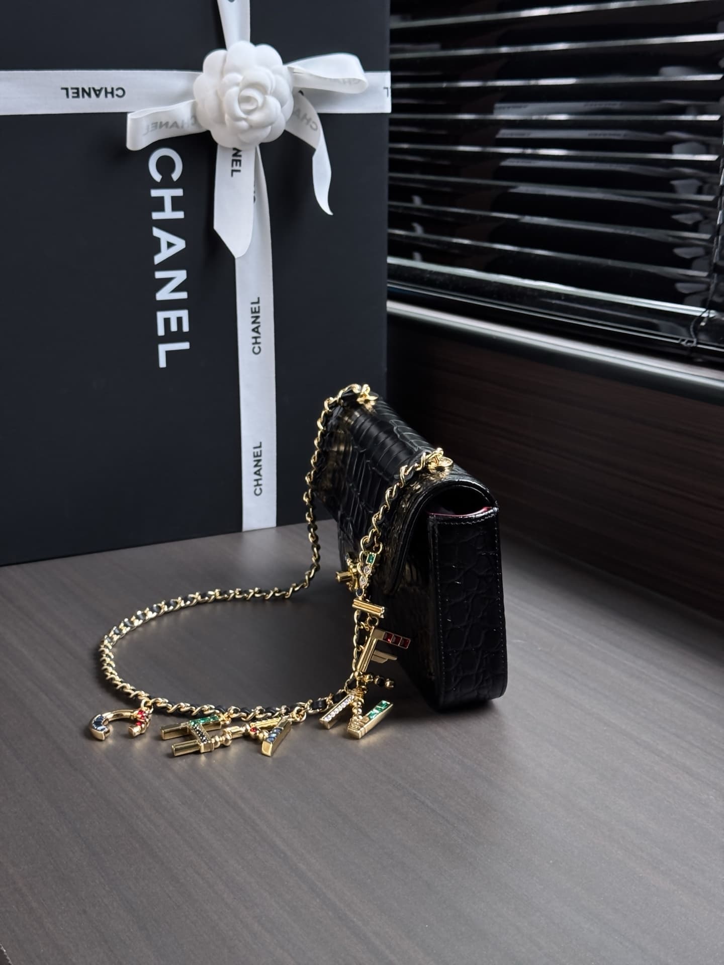Chanel Flap Bag crocodile-embossed calfskin& Gold-Tone Metal Black AS6340 A