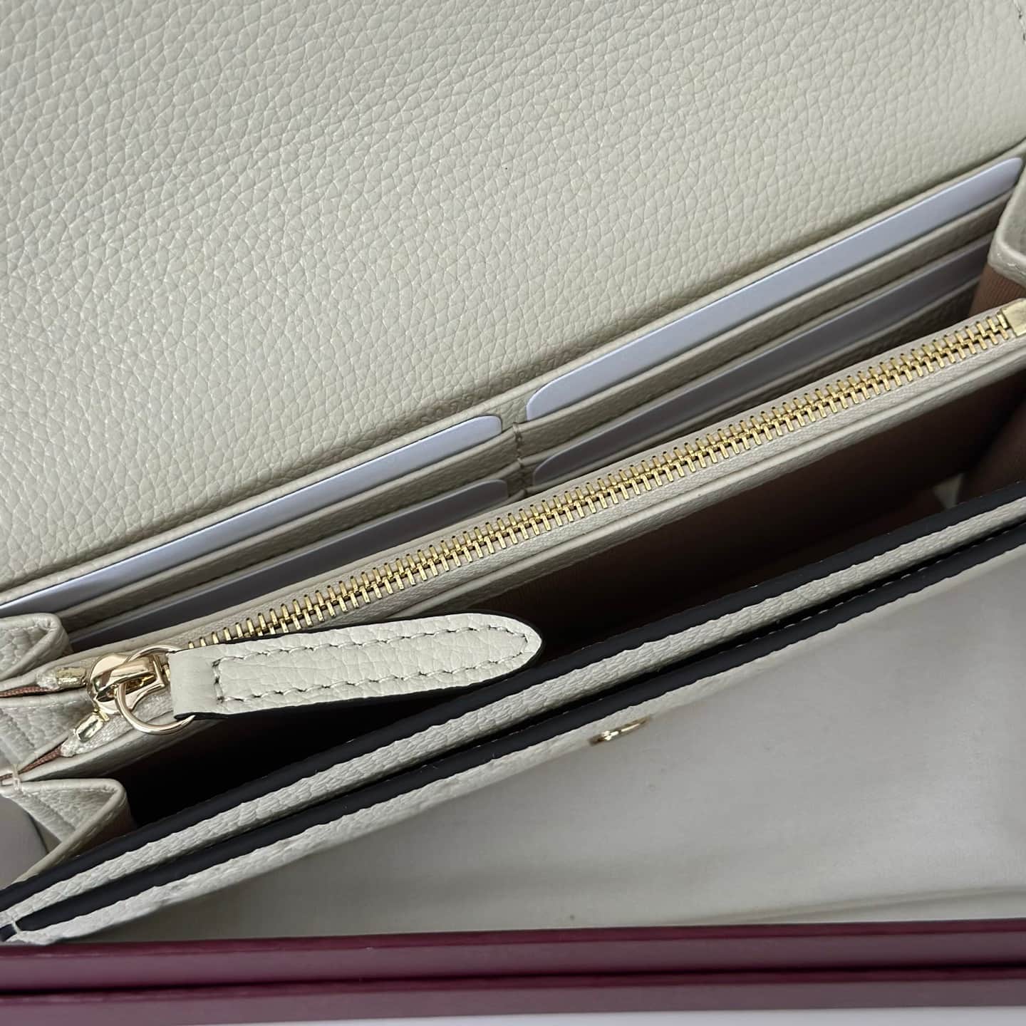 Gucci GG Emblem continental wallet Beige 815922 High