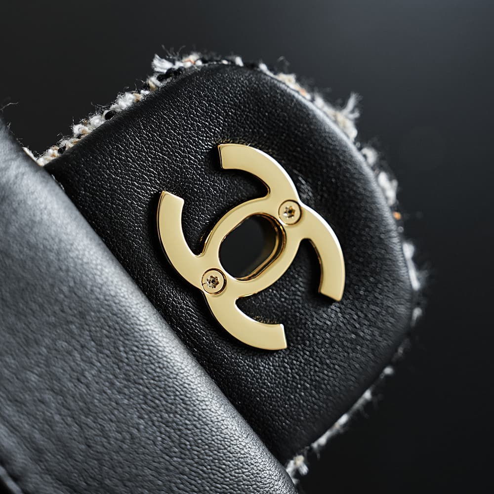 Chanel Maxi Flap bag Leopard Print Tweed & Gold-Tone Metal AS6627 A