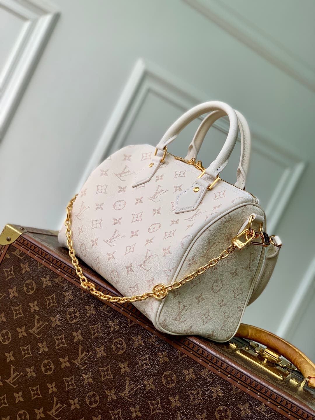 Louis Vuitton Speedy Bandoulière 25 Monogram leather M26690 White High