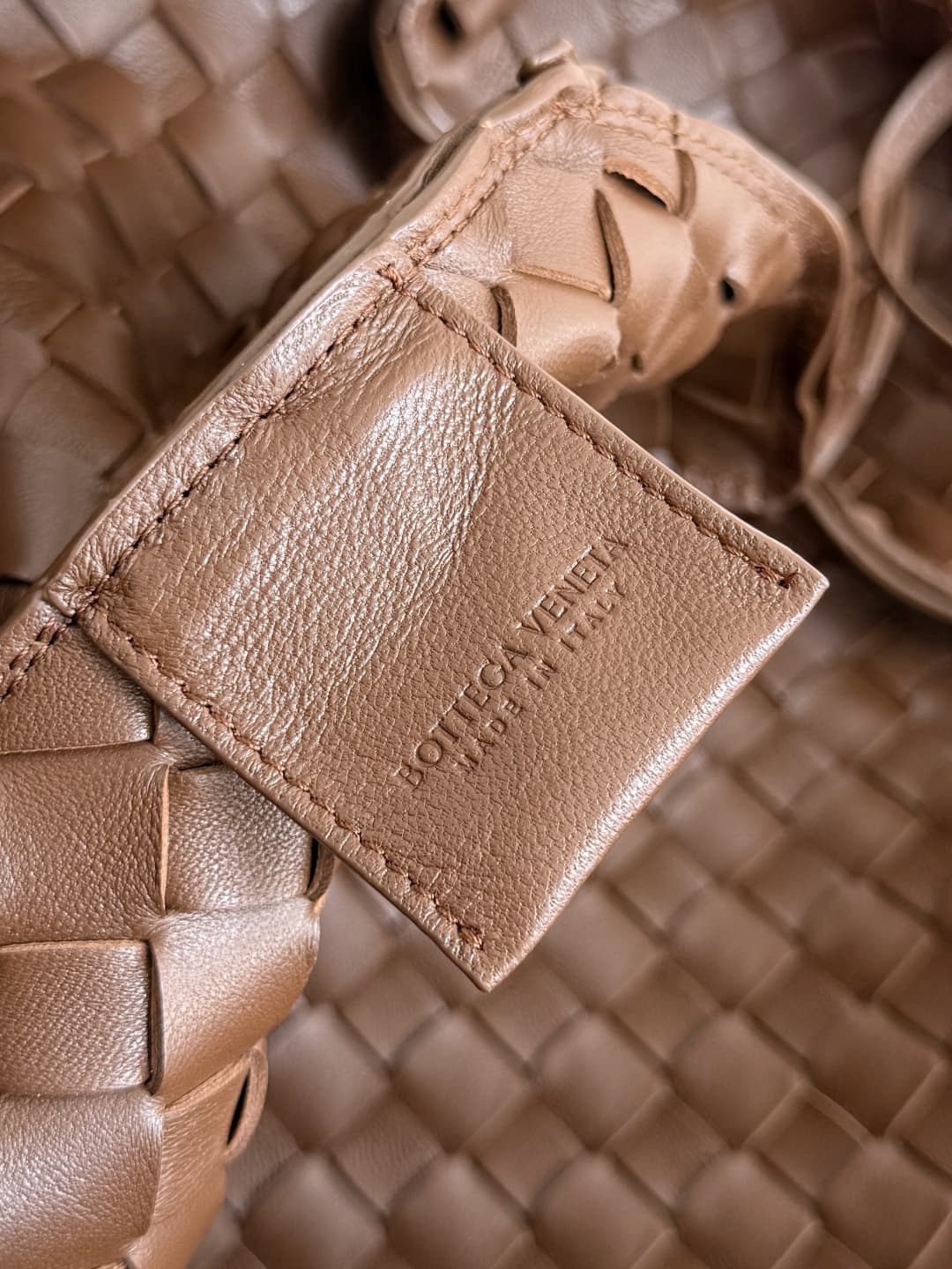 Bottega Veneta Medium Campana shoulder bag in Intrecciato leather Pinecone TOP