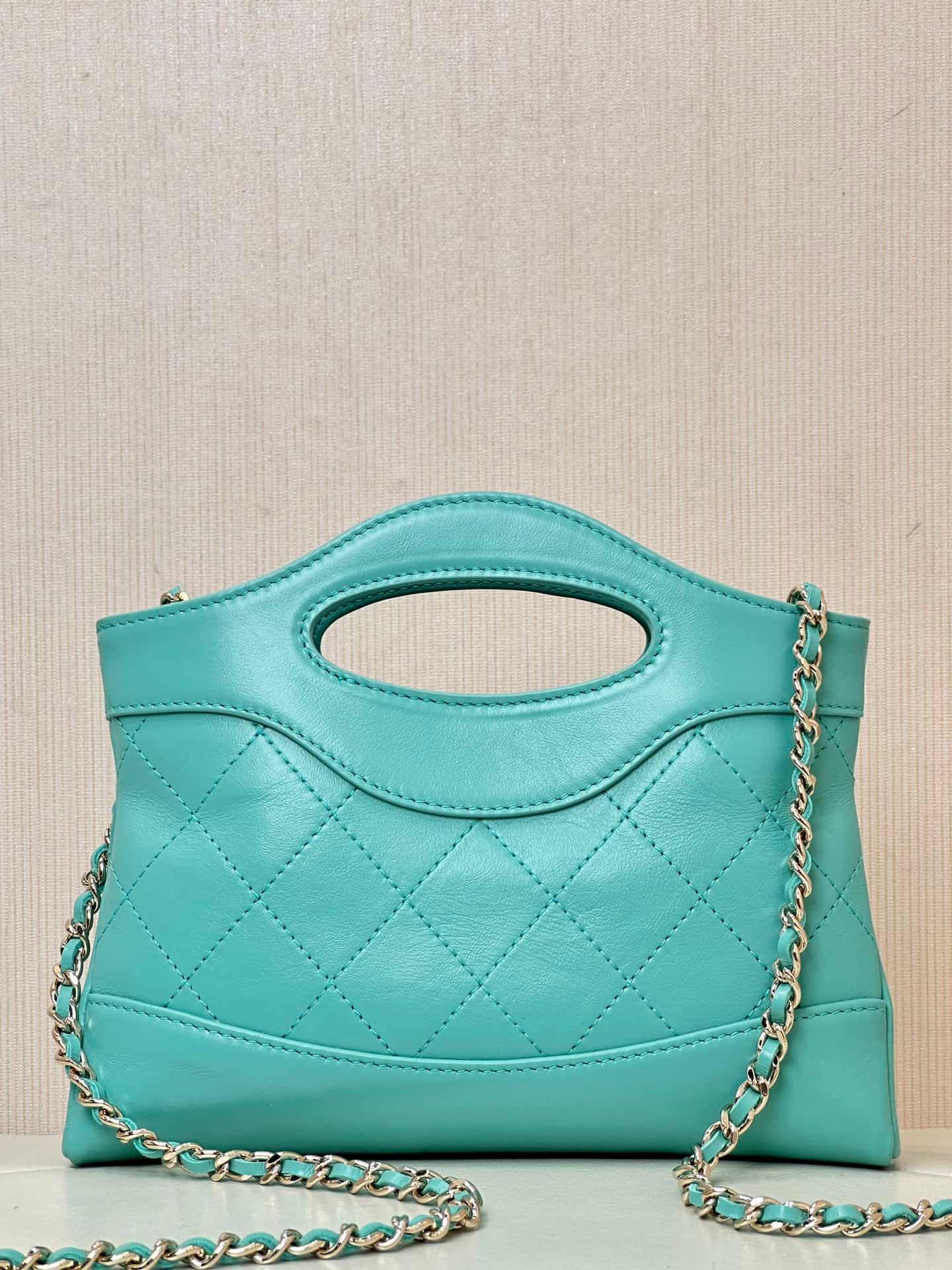 Chanel Clutch with chain Lambskin & Gold-Tone Metal AP3656 Green TOP