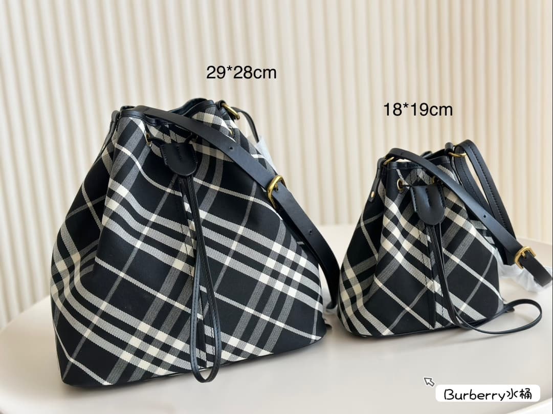 Burberry Check Bucket Bag Beige/Lichen