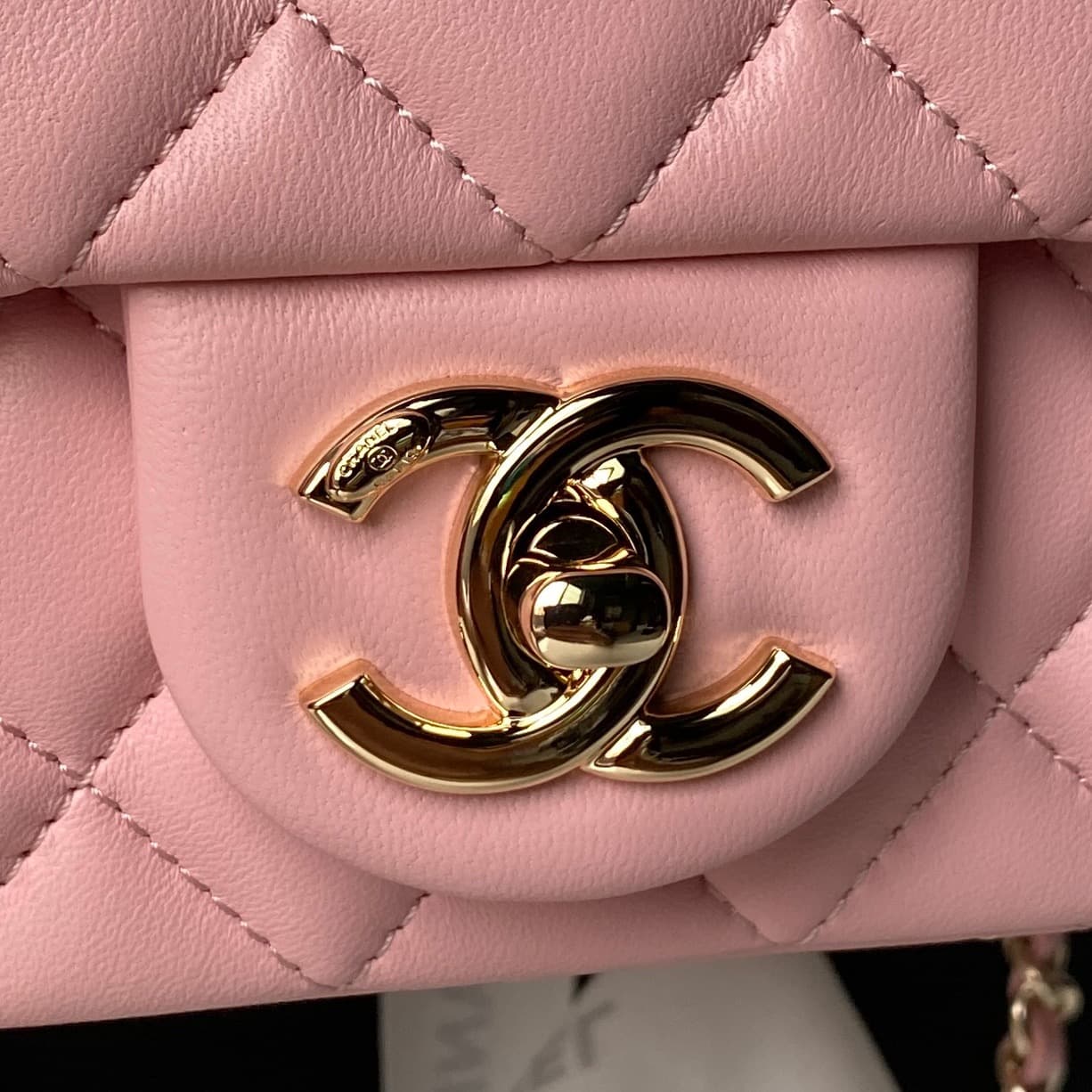 Chanel Classic Flap Bag Lambskin & Gold-Tone Metal AS5759 Pink A
