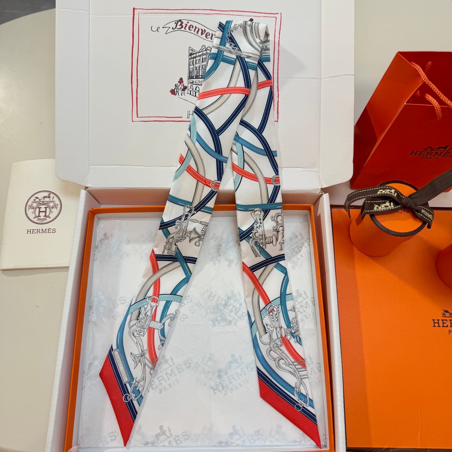 Hermes Harnais Legendaire Twilly scarf