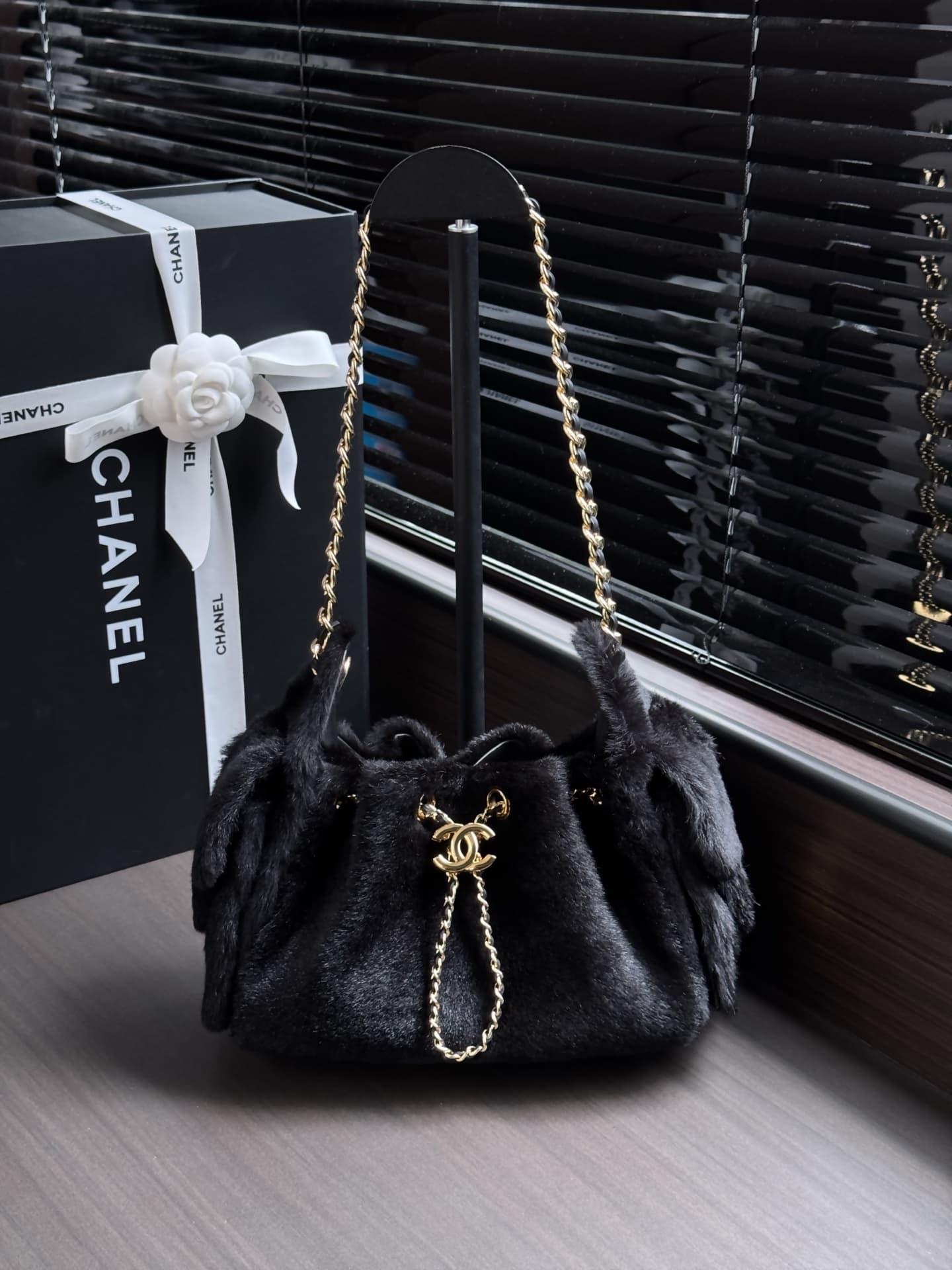 Chanel 25 Mini Hobo handbag AS5631 Lambskin & Gold-Tone Metal Black