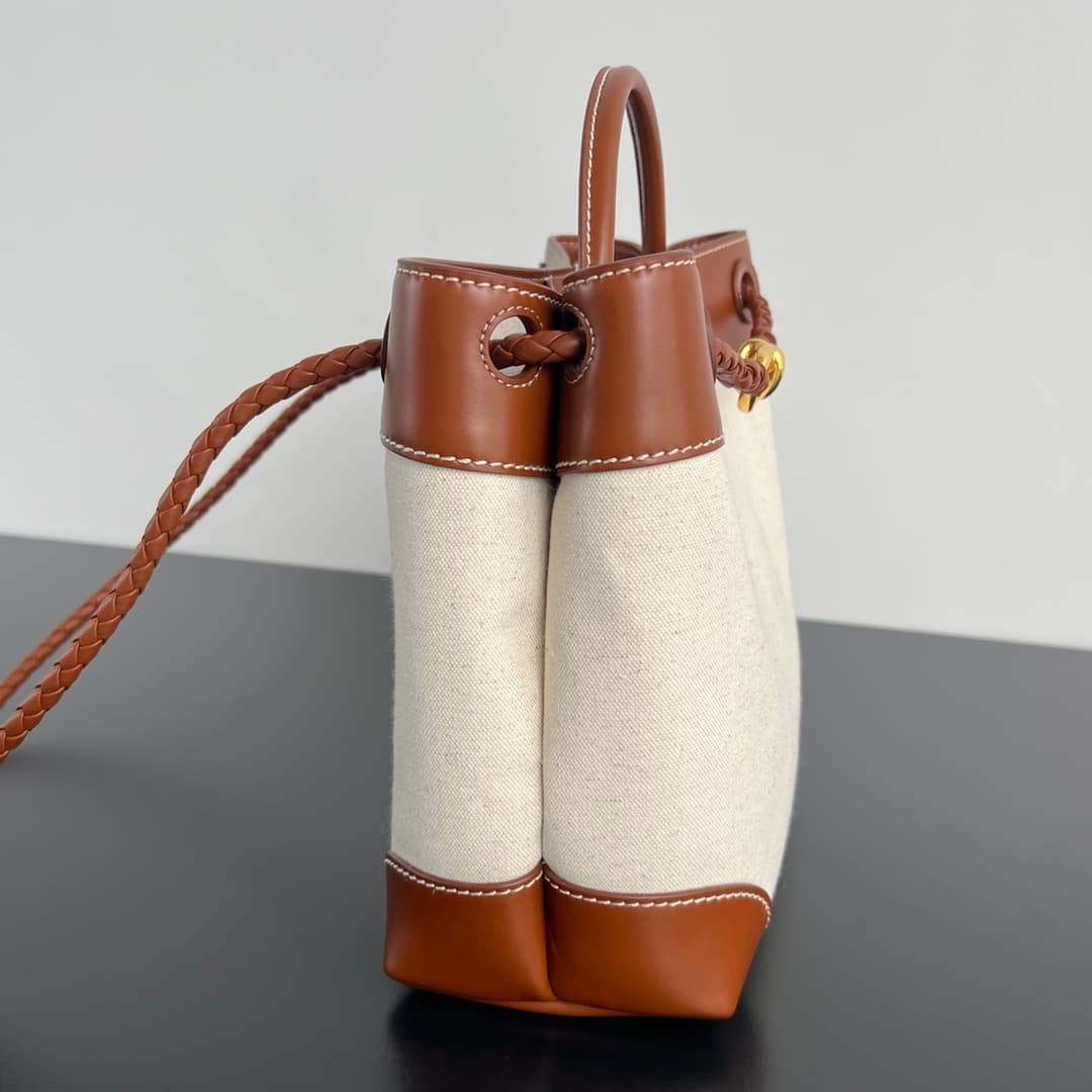 Bottega Veneta Andiamo tote bag in beige calfskin leather with canvas TOP