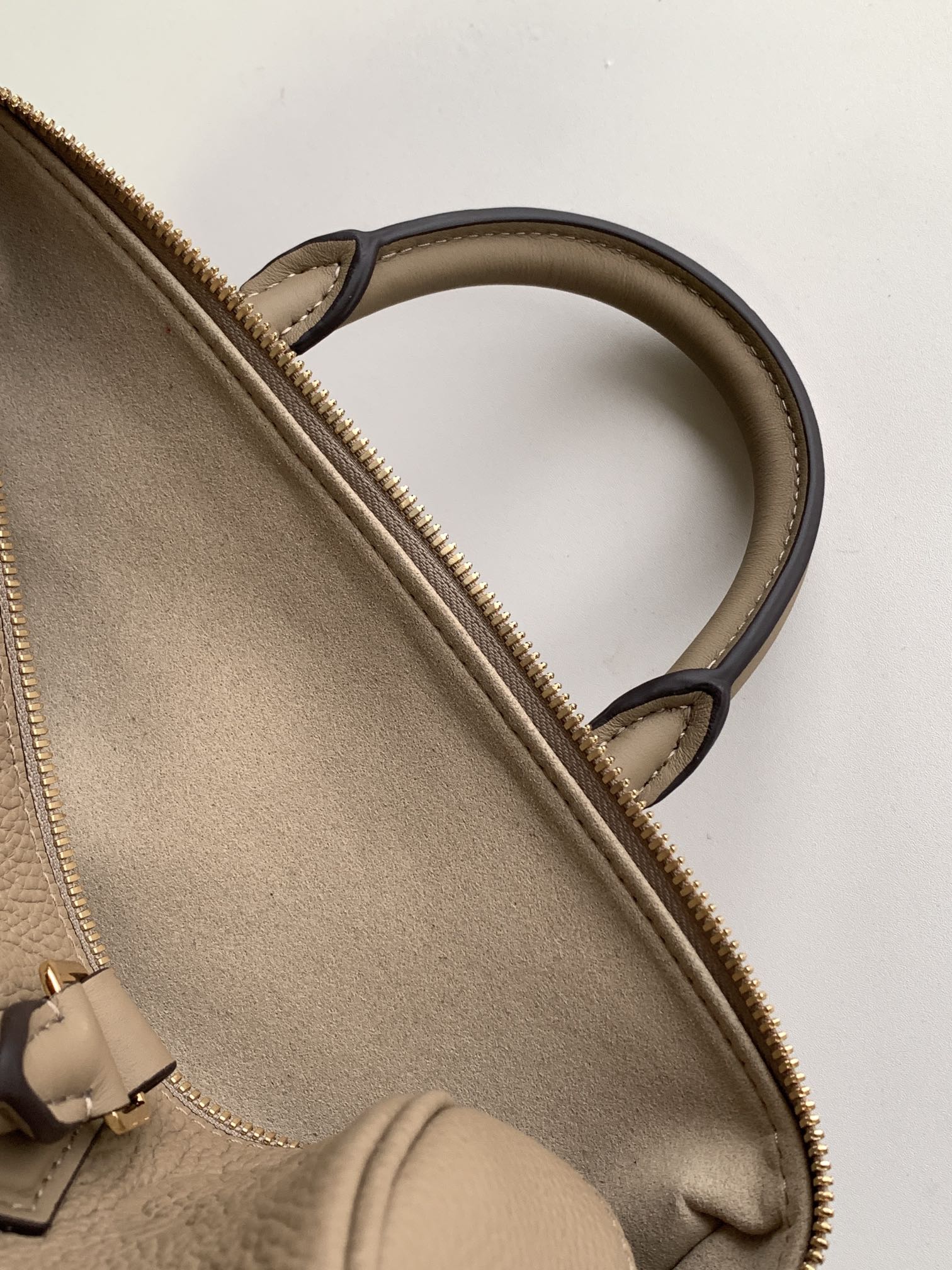 Louis Vuitton Speedy Bandoulière 25 Bag Tourterelle Embossed grained cowhide leather M59273 High