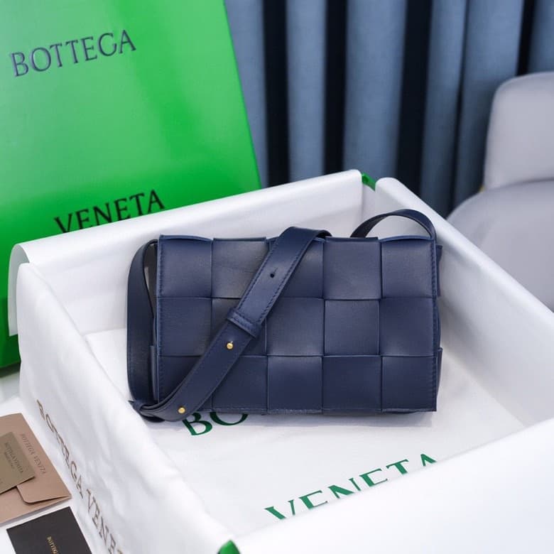 BV CASSETTE BAG Lambskin High