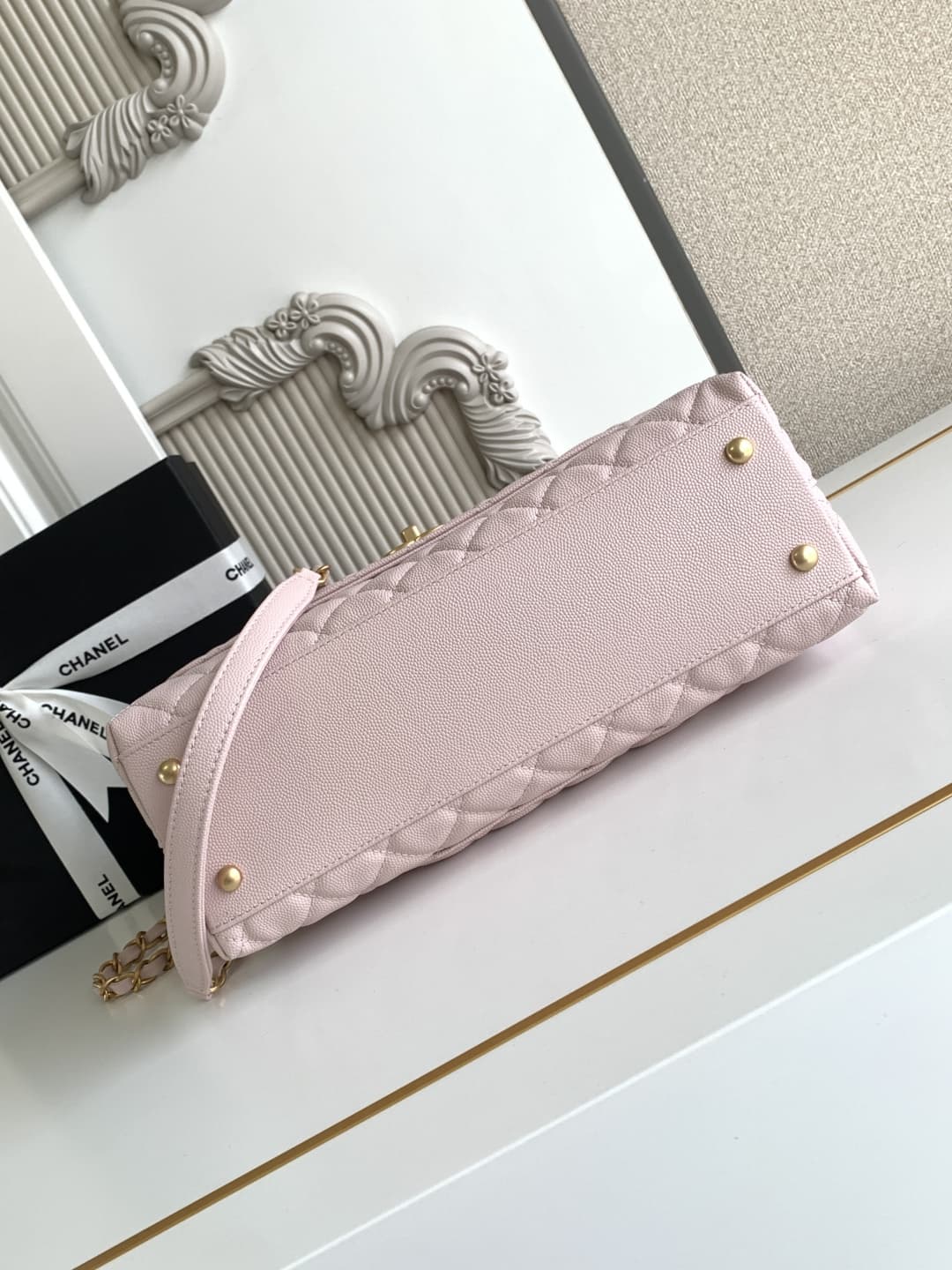 Medium FLAP BAG WITH TOP HANDLE Grained Calfskin A92991 Pink-binding Gold Metal A